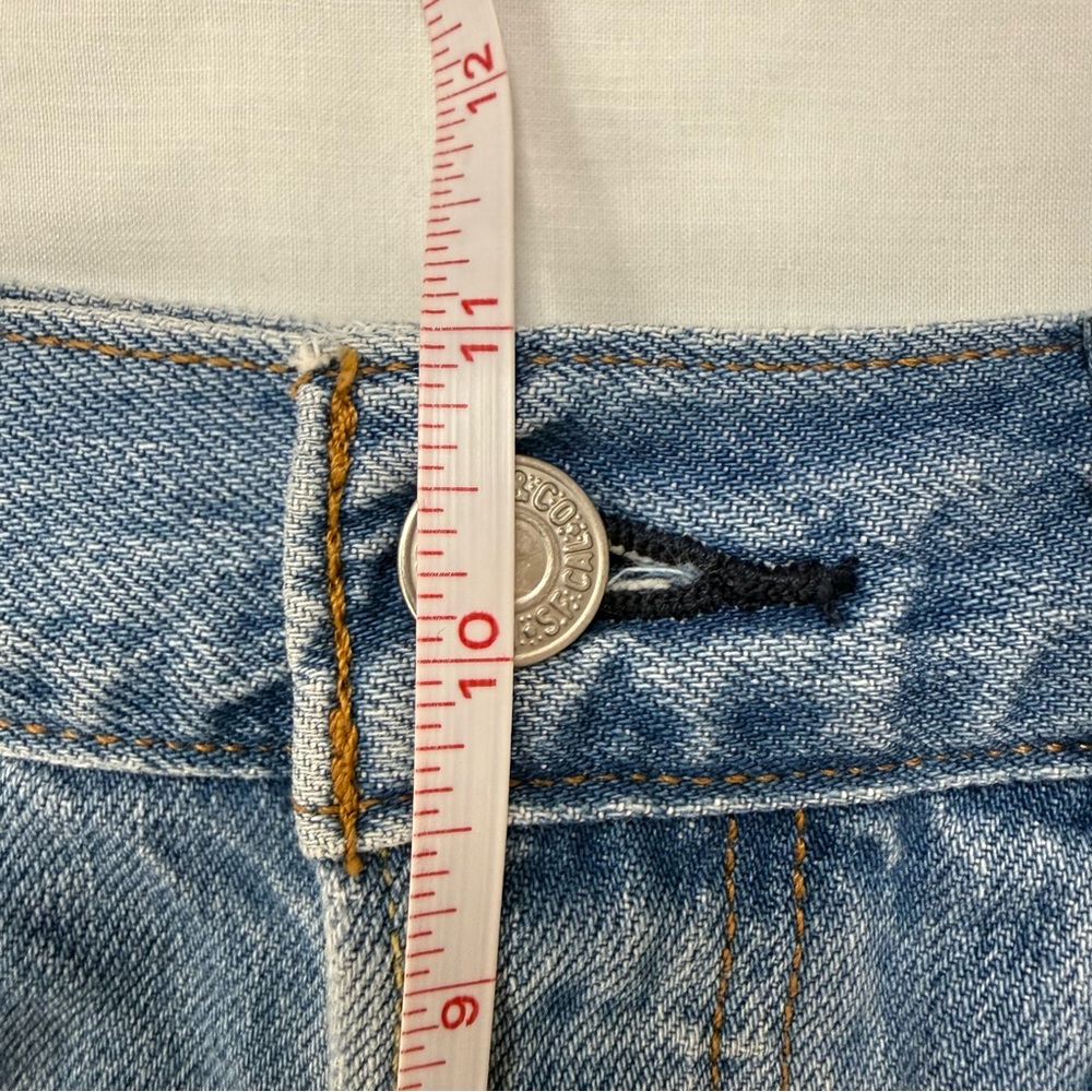 Levi's 501 Distressed Denim Shorts High Rise Button Fly Size 28 - Picture 9 of 9